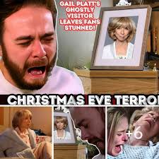 Christmas horror in Coronation Street as show legend suffers deadly fall  down stairs......Check details below in the first comment section  👇👇👇👇👇👇
