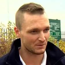 El hombre que tiró a la basura un disco duro con 387 millones de euros en  bitcoins pide ayuda a la NASA