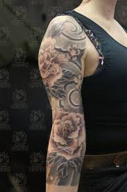 Black And Grey Sleeve Black And Grey Tattoo Work Love The Subtle Color Full Sleeve Tattoos Black And Grey Tattoos Black And Grey Sleeve