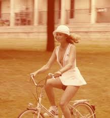 De beaux gags, un scénario original, de belles scènes… Tendre Poulet Catherine Alric Site Officiel Catherine Alric Site Officiel