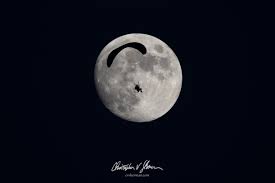 Putting a Man 'on' the Moon: A Photo for Apollo 11's 50th Anniversary |  PetaPixel