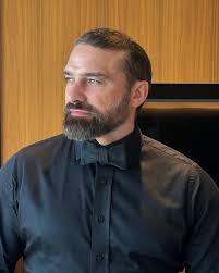 Ready for the Logies with La @channel7 Familia! Scrub up quite well if I do  say so myself! Let's see what I look like later