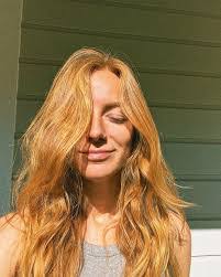 Amanda Mckenna's Instagram, Twitter & Facebook