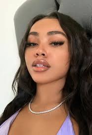 Adela Valdovinos's Instagram, Twitter & Facebook