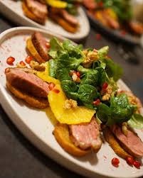 Enten Orangen Salat Nach Einem Rezept Aus Jamie Olivers Neuem Buch 5 Zutaten Kuche Mit Einigen Abwandlungen Die Entenbrust Habe Ich Rezepte Kochrezepte Essen