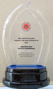 Majlis perasmian telah disempurnakan oleh yb dato' henry sum agong, timbalan menteri kementerian perdagangan dalam negeri, koperasi dan kepenggunaan. Anugerah Koperasi Ladang Berhad