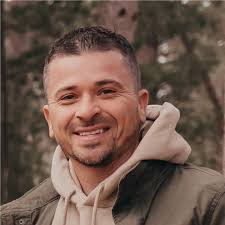 Jesse Putnam's Instagram, Twitter & Facebook