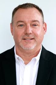 Tom Winkler's Instagram, Twitter & Facebook