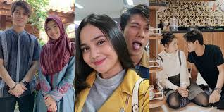 Chemistry yang dibangun di antara keduanya berlanjut di luar syuting. 7 Foto Rizky Billar Bareng Lawan Main Cewek Cantik Di Ftv Sinetron Mesra Banget