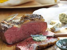 Rezept Von Rinderlende Vom Grill Mit Krauterbutter Und Maiskolben Um Kuec Rezept Rinderlende Grillen Kochen Und Backen