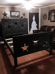 Primitive Star Bed I Could Get Down With This For A Guest Room Would Be Gorgeous In Barn Red Primitive Decorating Country Country Furniture Country Decor