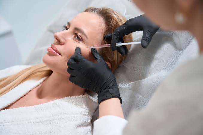 Facelift vs Fillers: Which is the Better Anti-Aging Option? - Claytor Noone  Plastic Surgery