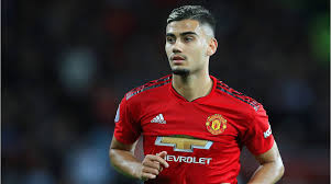 Andreas hugo hoelgebaum pereira is a professional footballer who plays as a midfielder for premier league club manchester united and the bra. Pereira Verlangert Bei Manchester United Klub Und Stadt Sind Mein Zuhause Transfermarkt