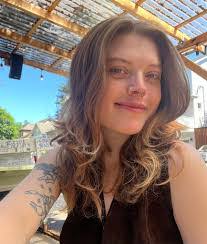 Mia Jarrett's Instagram, Twitter & Facebook