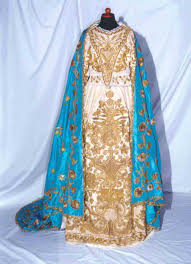 Un lungo applauso accompagnato dal lancio di petali dorati e argentati e dalle acclamazioni viva maria ha accolto sabato 21 luglio la statua della madonna del carmine all'uscita della chiesa di sant'agata, a trastevere. Pagina3