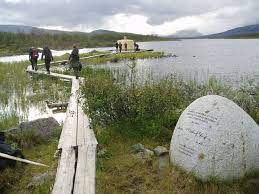 Ved traktater med de allierte stormaktene (storbritannia, russland, østerrike og preussen) ble sverige lovet støtte til å overta norge som påskjønnelse for å gå med i krigen mot napoleon, og som en erstatning for tapet av finland i 1809. Treriksroysa Finose Storfjord Kommune