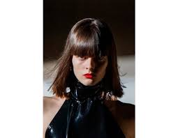 Passando dai tagli per i capelli lunghi a quelli medi, versatili e cool, tra cui continuano a spiccare bob e mullet. Capelli Tagli Medi 2021 Le Proposte Viste In Sfilata Tu Style