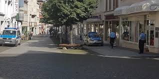 Polizeieinsatz In Halle Saale Alarm Bei Sanatander Bank Mz De