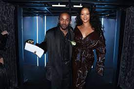 Singers rihanna and chris brown attending the 2009 grammy salute to industry icons, one night before they were due to perform at the awards. Grammys 2018 This Is What Rihanna Wore To The 2018 Grammy Awards