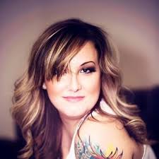 If You Hear Her: A Novel of Romantic Suspense: Walker, Shiloh:  9780345517531: Books