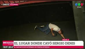 Este miércoles 11 de marzo se cumple un año del accidente que dejó en coma a sergio denis durante un recital en el teatro mercedes sosa de tucumán. Insolito Periodista Recreo La Caida De Sergio Denis Y En Las Redes Explotaron Diario Registrado