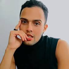 NSYNC and Britney Spears graced the cover of Entertainment Weekly in March  1999! What's your favorite magazine cover featuring the guys?