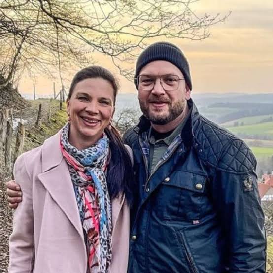 Bares für Rares“-Händler teilt seltenes Familienfoto auf Instagram.