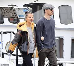 Alicia amanda vikander (/vɪˈkændər/, swedish: Alicia Vikander And Michael Fassbender Enjoy Being Able To Go Mask Free In Stockholm Aktuelle Boulevard Nachrichten Und Fotogalerien Zu Stars Sternchen