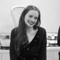 Diretto da justin chadwick e sceneggiato da a dirigere la ragazza dei tulipani è il regista, produttore e attore inglese justin chadwick. Recensione La Ragazza Dei Tulipani Parolepelate