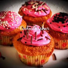 كب كيك الفانيليا والكريمة recipe food desserts