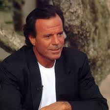 Julio josé iglesias de la cueva (spanish: Julio Iglesias El Corte Ingles