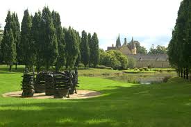 L Athanor Parc De Sculpture D Etienne Martin Label Jardin Remarquable Le Bois Orcan Classe Mh Photo Jf Olivier Golf Courses Field