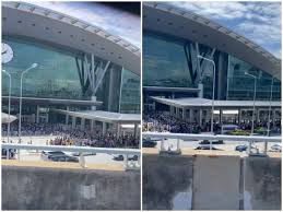 กรมการแพทย์ ความพร้อม 'ศูนย์ฉีดวัคซีนกลางบางซื่อ' รองรับผู้เข้ารับบริการ 'ฉีดวัคซีน' สูงสุด 10,000 คนต่อวัน พร้อมย้ำ ขั้นตอนลงทะเบียน นัดหมาย ได้. Thap0ndymtbwhm