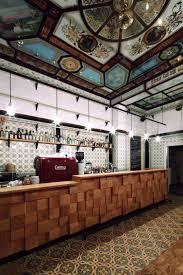 Partager sur:facebook twitter linked in. Des Plafonds Qui Vous En Mettent Plein La Vue Frenchy Fancy Design Bar Restaurant Design Interieur De Cafe Design De Cafe