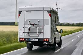 Die ausstattung des wohnteils mit warmwasseranlage sowie modernster technologie gewährleistet. Wohnmobil Test Vw Amarok Mit Tischer Kabine 230 S Bilder Autobild De