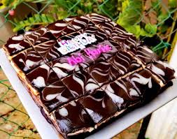 Terkenal dengan sikap peramah dna ringan tulang, kak munah juga pandai membuat kek batik. Pin On Cake