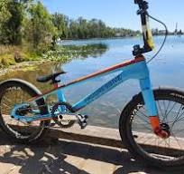 レース用BMX初心者ガイド：乗る前に知っておくべきこと ...