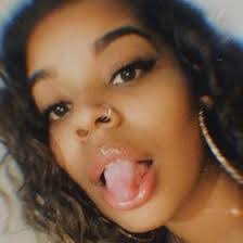 Janelle Knowles's Instagram, Twitter & Facebook