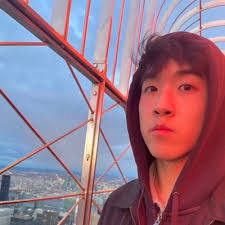 Evan Kim's Instagram, Twitter & Facebook