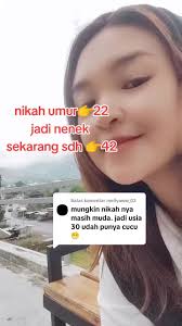 Nenek Muda Nikah di Usia 22: Kisah Ibu yang Punya Cucu di Usia 38