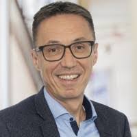 Daniel Bachmeier's Instagram, Twitter & Facebook