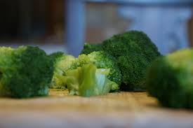 L'insegnante prepara gustose ricette bio vegan, a base di cereali integrali, legumi e verdure, che compongono il pasto da degustare insieme. Corsi Di Alimentazione Naturale Gioia Di Vivere Scuola Di Cucina Vegana E Alimentazione Naturale