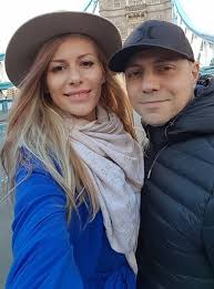 Lora si dan badea au fost prezenti la ora 12.00 pentru a semna actele. Actorul Dan Badea Fostul SoÈ Al Lorei Va Deveni TatÄ Romanesti Vedete Unica Ro