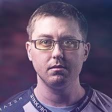 Tim Fogarty (@liquiddahang)