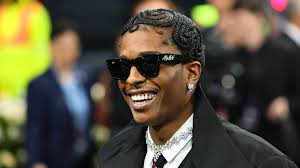 Travis Scott, Migos, and Lil Yachty rent out theaters to host screenings of  #BlackPanther for their young fans https://goo.gl/cN9arw