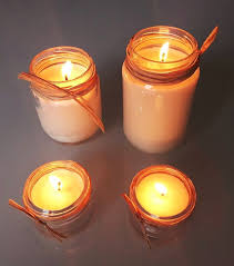 Realiser Des Bougies Fait Maison A La Cire De Soja Tres Faciles A Faire Une Jolie Deco Nature Pour Votre Table De Fet Bougies Fait Maison Fait Maison Bougie