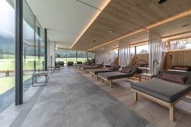 Zeit Zum Ausruhen Bio Wellness Hotel Holzleiten Hotelstyle At Schwimmbad Designs Hotel Wellness