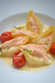 Nudeln Mit Lachs Gefullte Muschelnudeln Rezept Nudeln Mit Lachs Muschelnudeln Lachs Mit Sahnesauce