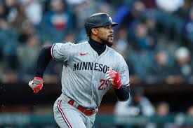 Byron Buxton Planning To Return To Center Field In 2024 - MLB Trade Rumors
