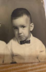 Friday rambling *Few things make me laugh out loud (to myself!) more than  seeing a 45 year old man wearing his baseball hat backwards. *Up until  yesterday,I pretty much believed everything people